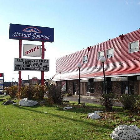 Howard Johnson By Wyndham Cornwall Exterior photo